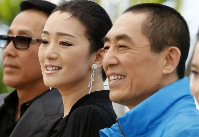 巩俐:嫁给70多岁法国老头,成为他第四任妻子,她为开云注册就送这样选择 22岁的巩俐结识了已经小有名气的导演