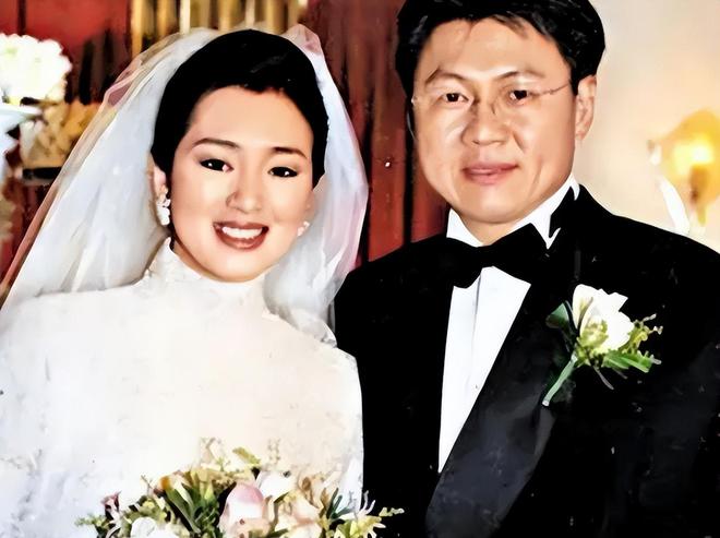 巩俐:嫁给70多岁法国老头,成为他第四任妻子,她为开云注册就送这样选择 对照阅读