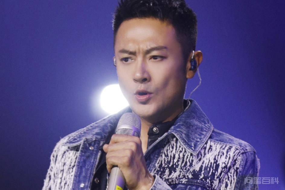 《追光吧哥哥》和《乘风破浪的姐姐》是
