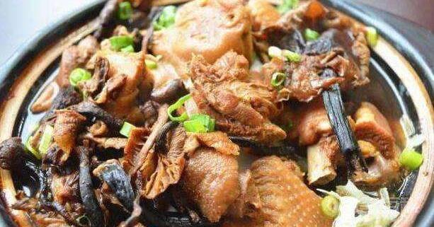 小鸡炖蘑菇怎么做?小鸡炖蘑菇的做法 当将这两种食物放在一起会有开云手机版