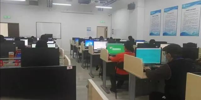 考研英语分数线会下降?政治较乐观!数学降线可能性小 小编搜集到了一些“小道消息”