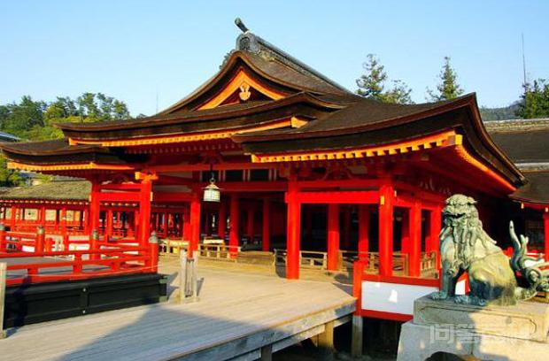 神社是崇奉与祭祀神道教中各神灵的社屋