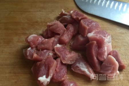 正宗四川老酥肉的做法 猪里脊肉100克