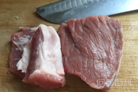 正宗四川老酥肉的做法 五花肉80克