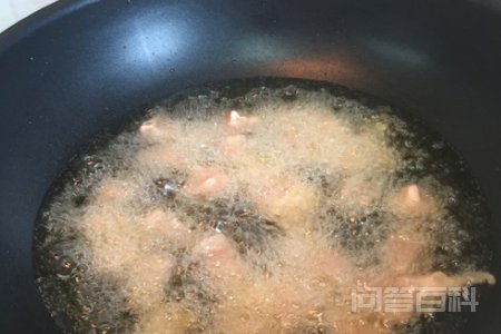 正宗四川老酥肉的做法 食盐少许