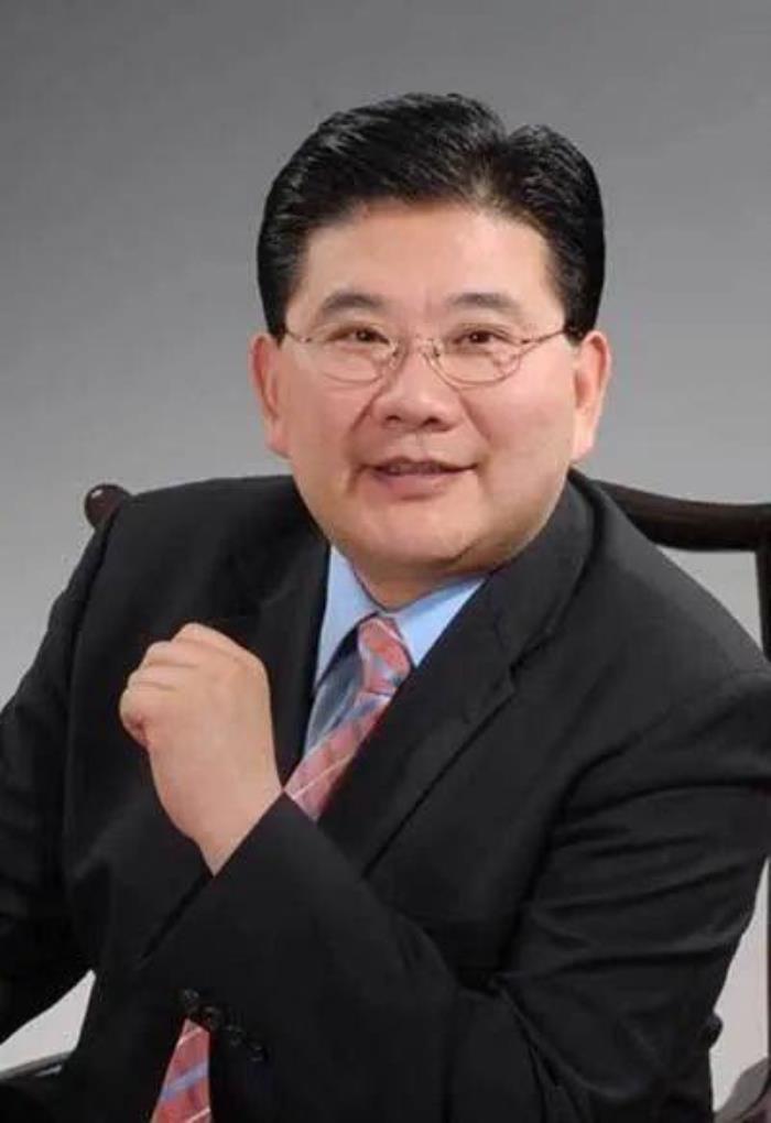 曹可凡薛之谦(上海第一主持人曹可凡为何人缘差) 说起沪上知名主持人