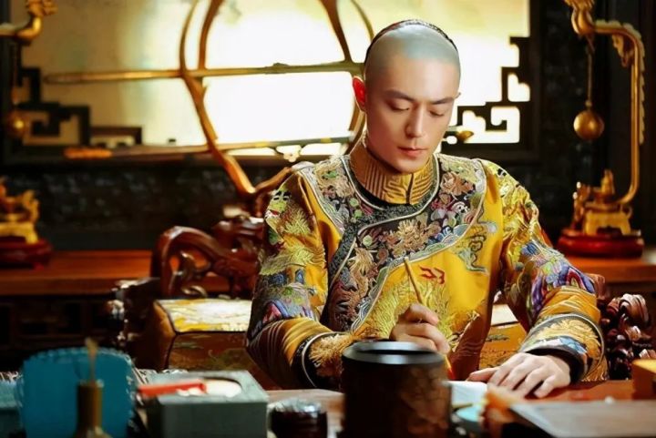 但是却不能真正的行使皇帝的权利