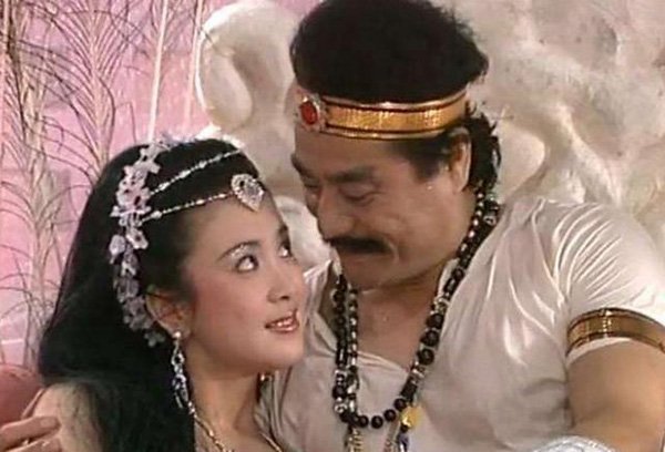 苏妲己睡觉前有一个习惯,深得纣王喜欢,现在的女孩却不敢效仿 都是祸国殃民的代名词