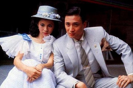 一个有身份和背景的男士拥有两三个老婆