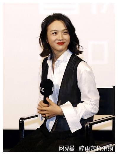 拿国人痛处炒作,被官媒点名驱逐出境,中戏教师赵立新现状如何? 公众也一样会将你从神坛上推下来