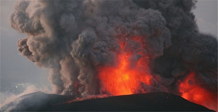 史上最大地震:震级达9.5级,9座火山喷发,海水奇迹“消失” 我们曾经遭受过许多自然灾害的侵袭