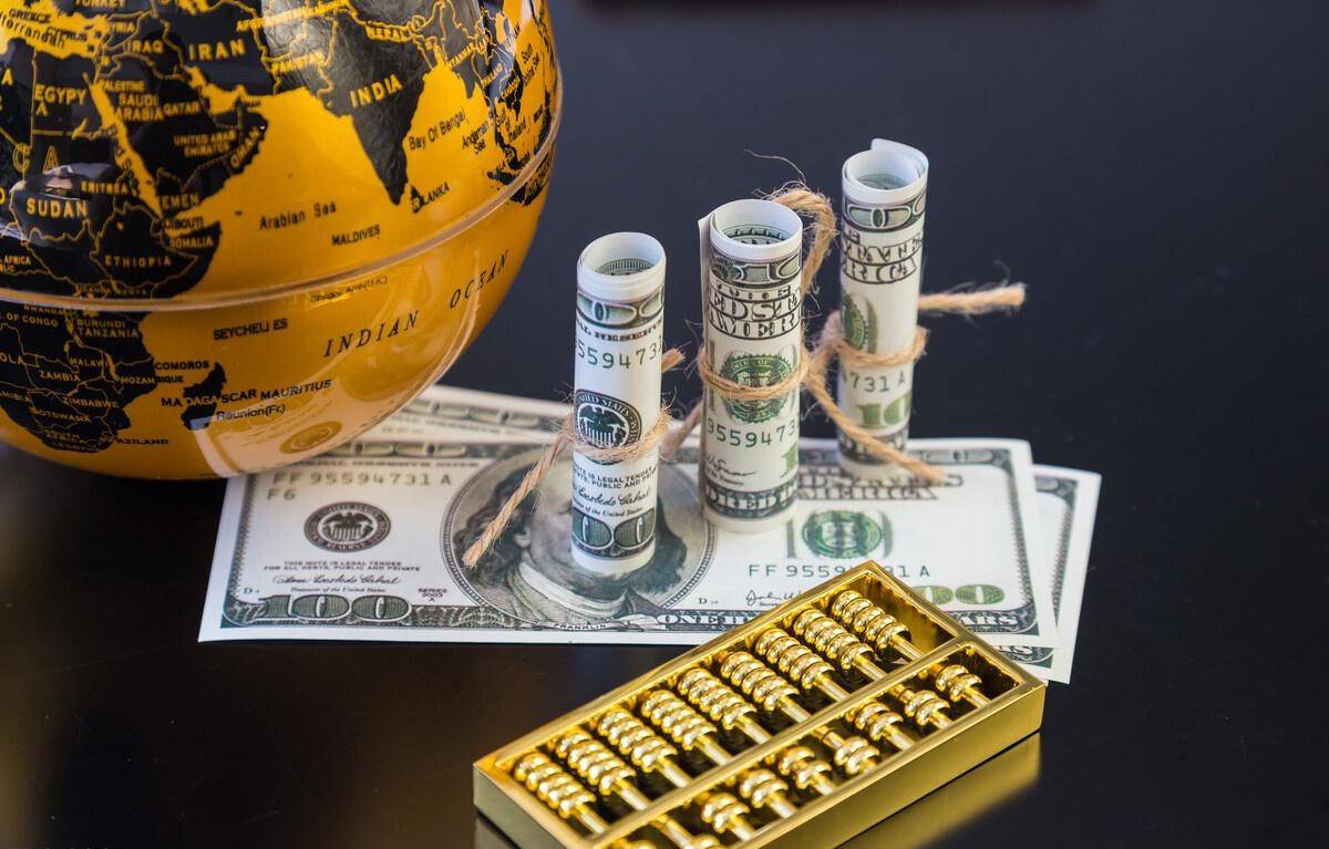 金价为何猛涨?黄金价格的涨跌到底与开云官网常用功能有关呢? 如果大家有涉及到黄金的投资