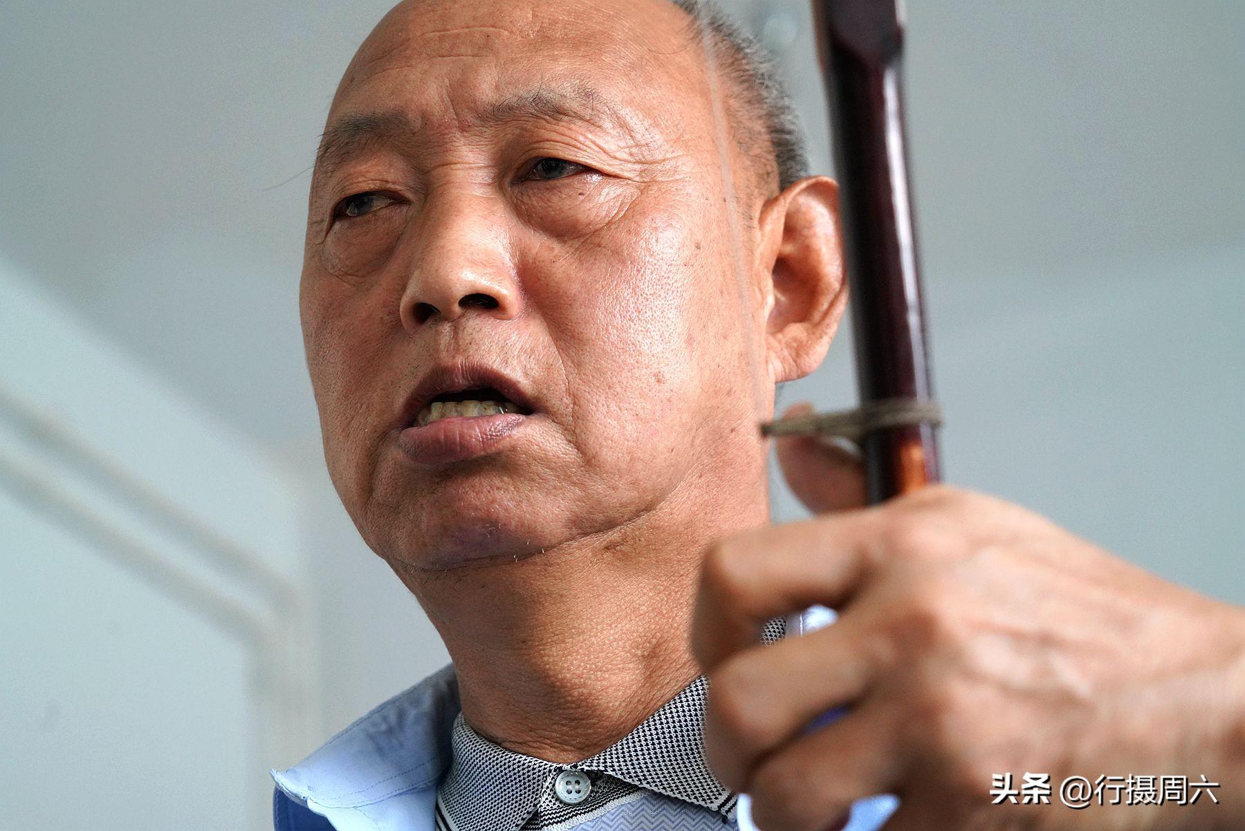 75岁农民大叔痴迷研究阴阳40年,隐居闹市,无欲无求 马先生的住处在一个叫做“神仙酒店”的