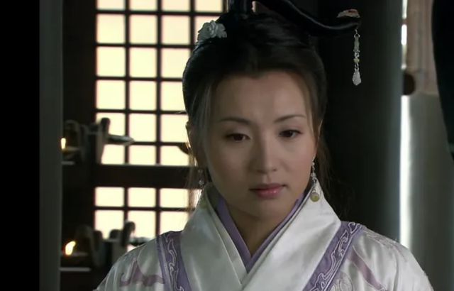 促使吕布杀死董卓