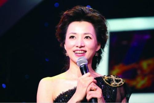 “央视一姐”董卿被央视解雇?背后的原因曝光,真相让人无语 真相让人哭笑不得 同题参见