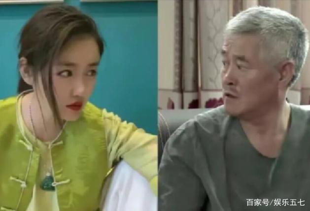 赵本山徒弟有多豪?王小宝晒书房家具:茶桌300万,书桌200万 01.
