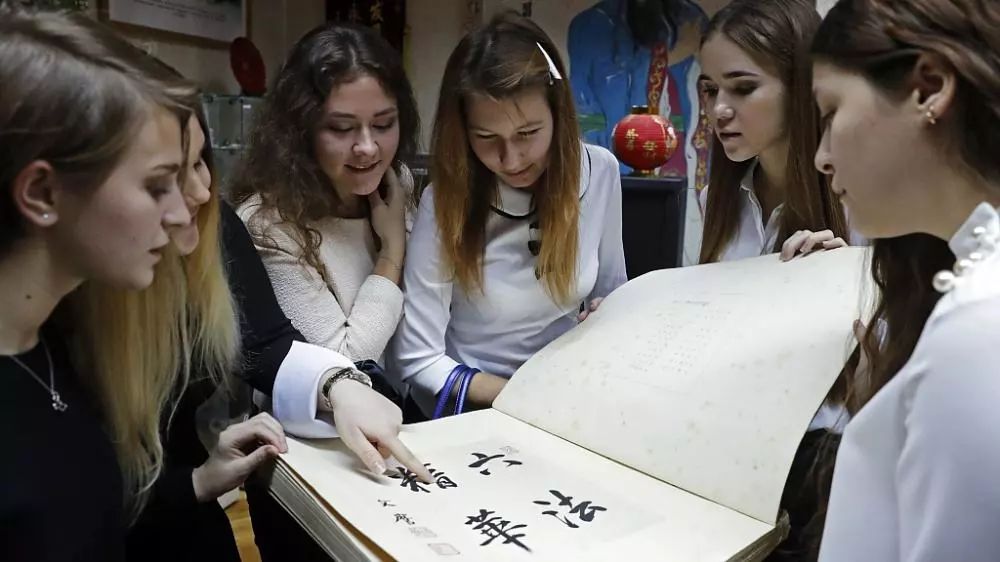 不少网友都觉得这是为国争光的美貌