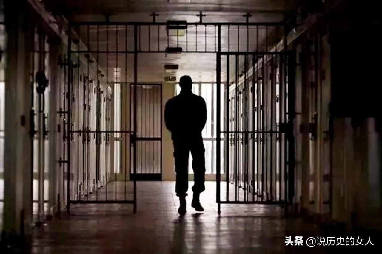 这个囚犯厉害:读懂女狱警的心思与其热恋,令其不惜代价助他越狱 (说历史的女人