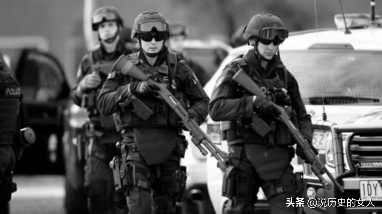 这个囚犯厉害:读懂女狱警的心思与其热恋,令其不惜代价助他越狱 发生过很多越狱事件