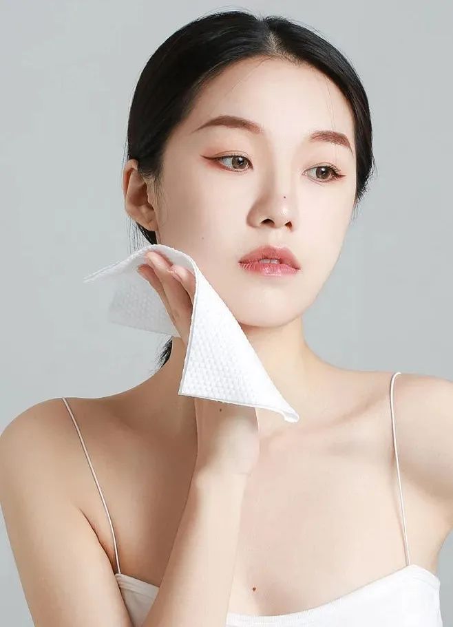精华vs精油,35+岁女性用哪个更好? 吸收力变弱