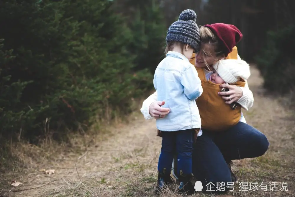父爱如山、母爱如水。山水有相依。亲子开云手机版登录中,父爱有多么重要。 感受最涩
