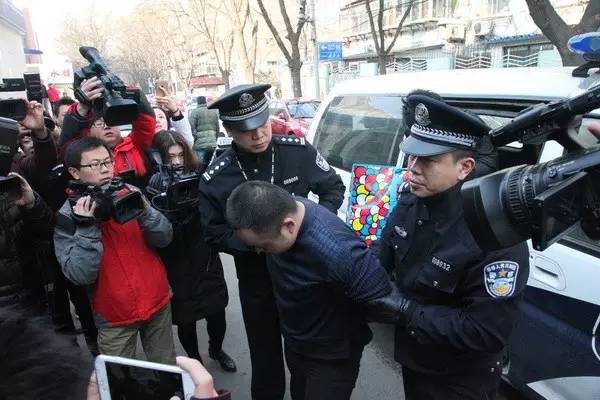被“抄水表”骗开门,母女俩家中遇害!如何判断敲门的不是坏人?家里有老人孩子的 体验阅读新感觉
