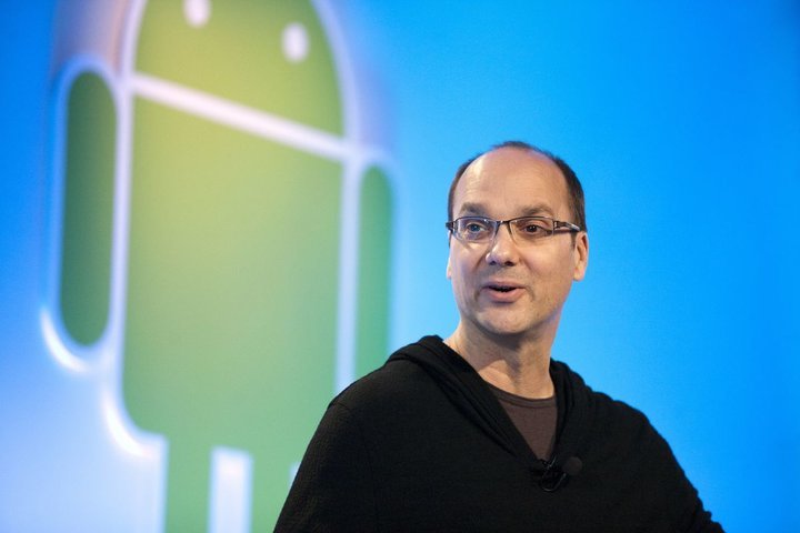 androids 之父正在做的新手机,是全面屏时代的「怪咖」 对照阅读