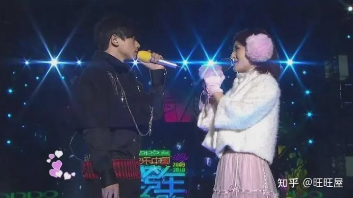 那天是谢娜第一次带女儿们去看爸爸的演