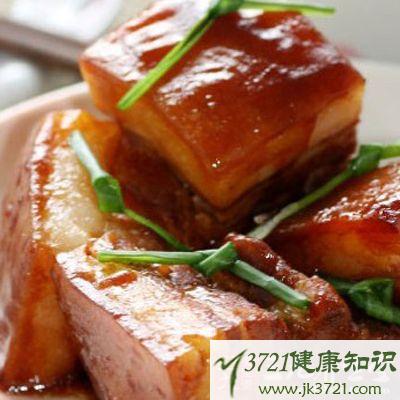 将鲜藕捣汁