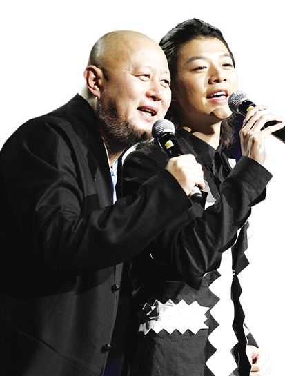 歌手火风3孩子太优秀,从小背四书五经,小儿子文采超群拿国奖 引发网友关注
