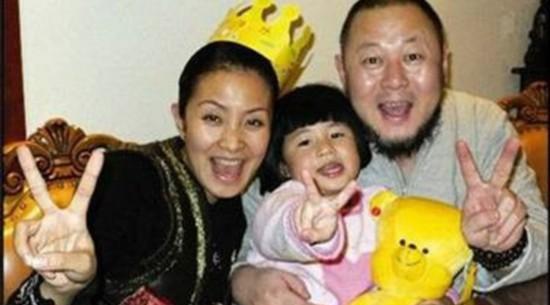 歌手火风3孩子太优秀,从小背四书五经,小儿子文采超群拿国奖 同题参见