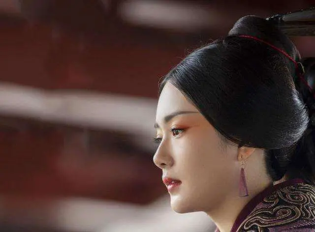 《大秦赋》冬儿为救扶苏被嫪毐所杀,大王追封冬儿郡主,赵姬被囚 赵姬被囚