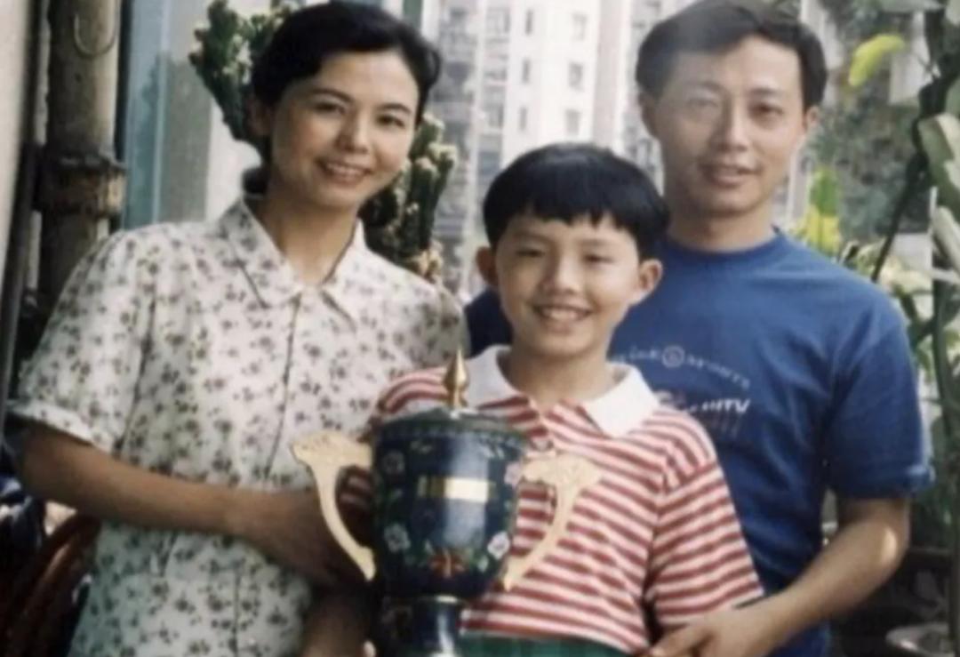 李云迪出事后,郎朗也被曝光了…… 举世瞩目