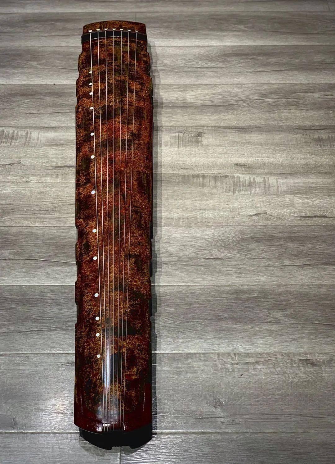 古琴样式对音色的影响 同题参见古琴的形制