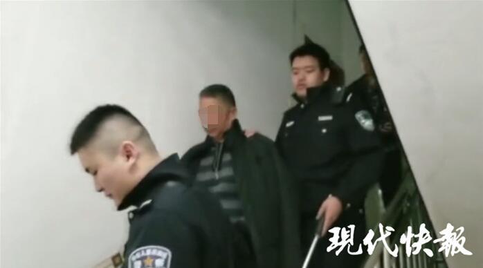 中国海关破获特大象牙走私案,缴获象牙7.48 吨 2016年