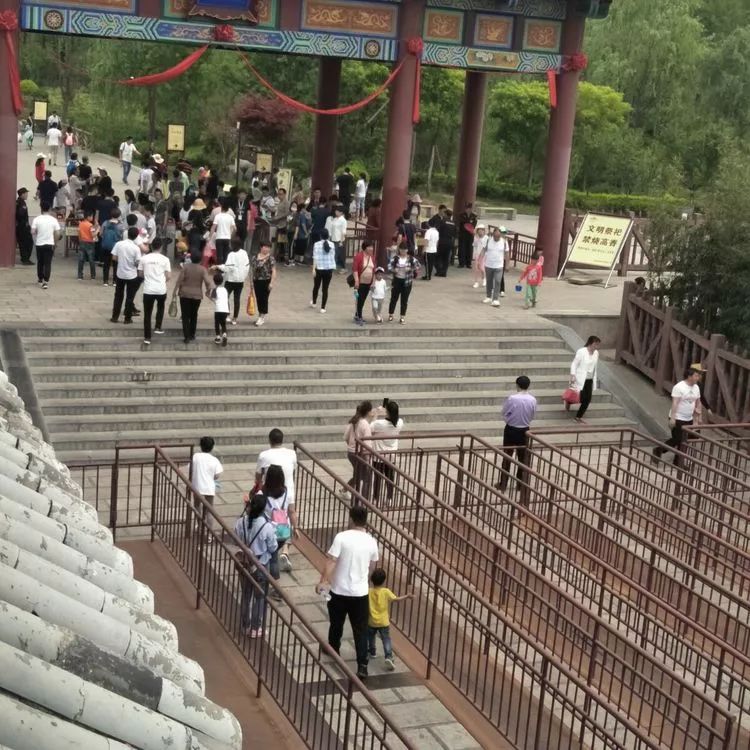 各地民间有不同的说法