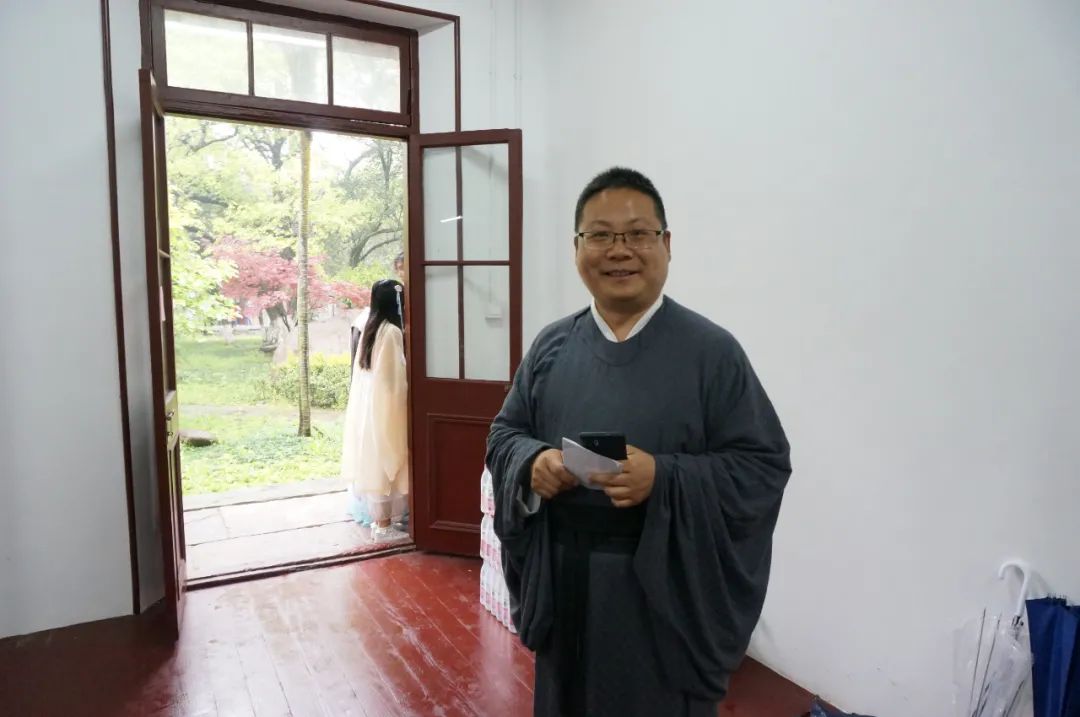 着我汉家衣裳,兴我礼仪之邦!锦堂汉服社成立 汉服本身就是以丝绸织品为原料