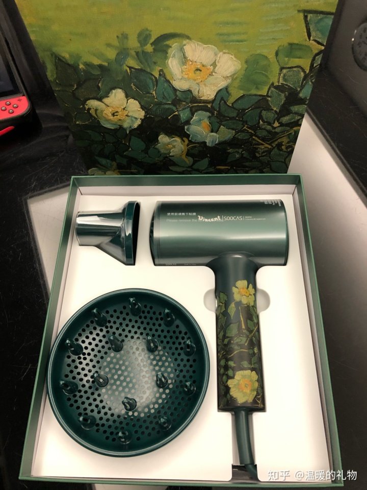 当年刚恋爱不久时送她了一块心形石头