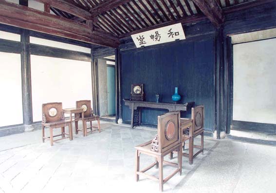 谁知道有关秋瑾的英雄事迹 祖籍浙江山阴(今绍兴市)