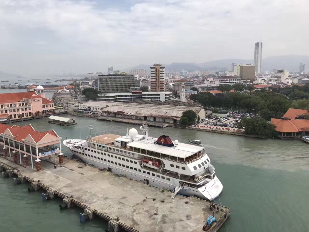 详解中国修建马来西亚马六甲海峡最大港口皇京港 对照阅读但中国高铁后来居上
