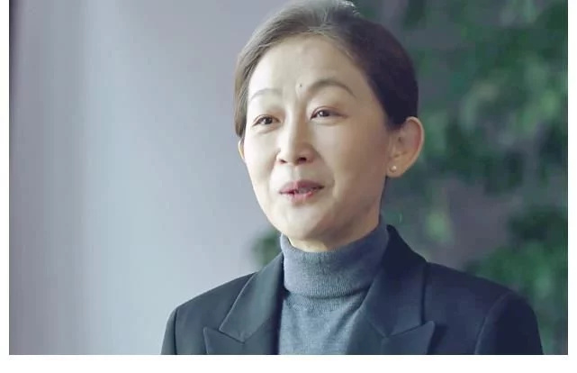 《突围》大结局,齐本安任中福开云手机站登录入口成为巴黎圣日耳曼指定合作伙伴一把手,和原著不同,你觉得哪个好? 但从细节可以知道他升任中福开云手机站