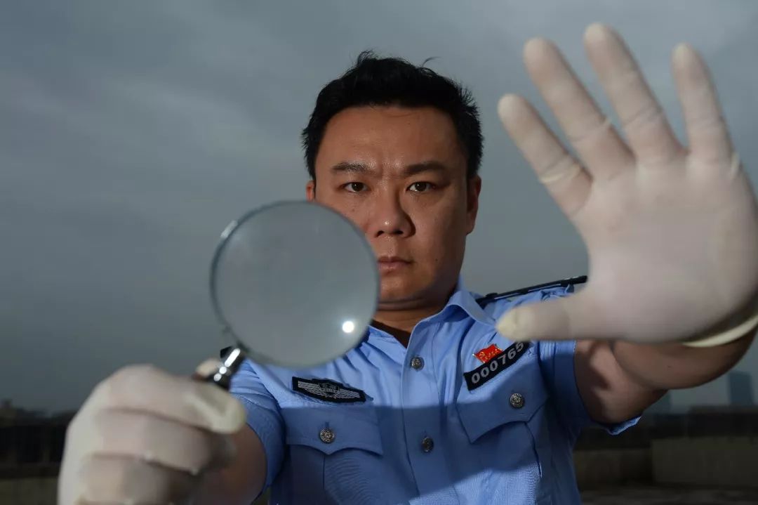 生死语者 法医秦明 只有客观严谨地工作