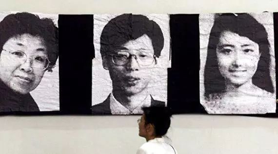 塞尔维亚总统,快哭了。 塞尔维亚总统对中国公开发出求助信息