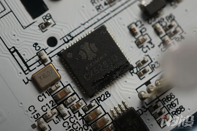 达尔优EM901无线游戏鼠标拆解评测 保留有线模式连接