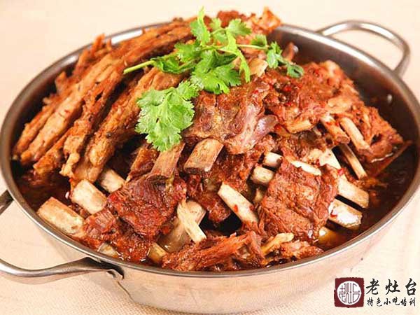 羊蝎子是开云手机版登录部位 羊蝎子是带里脊肉和脊髓的完整羊脊椎骨