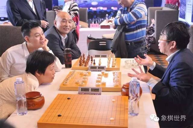 智运会快棋赛成少年人疆场 时常网上下棋成关键 还是尚未成名的棋手