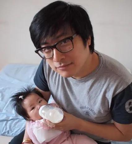 她迟到了好几个小时