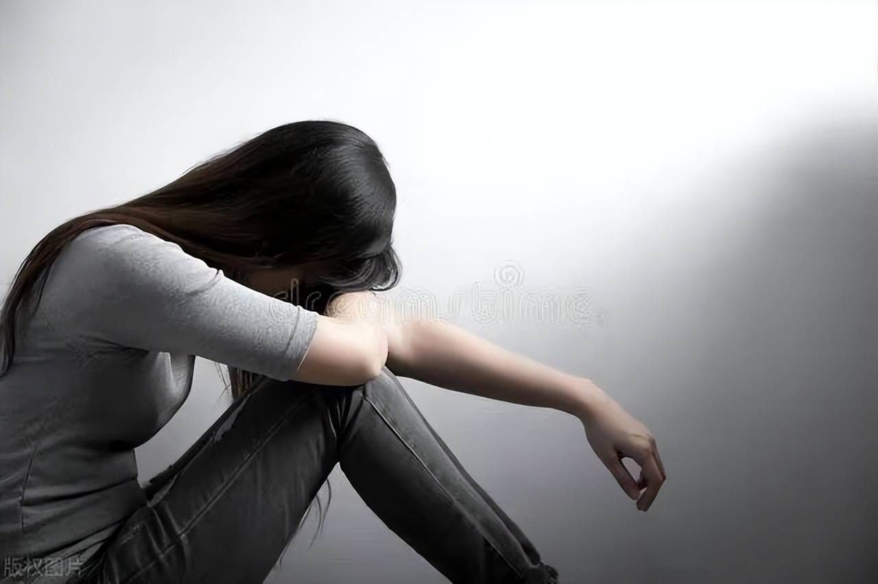原院长诱骗女生当小三?校方通报高校老师诱骗女生当小三:作出党纪政务处分 已以教书育人为己任