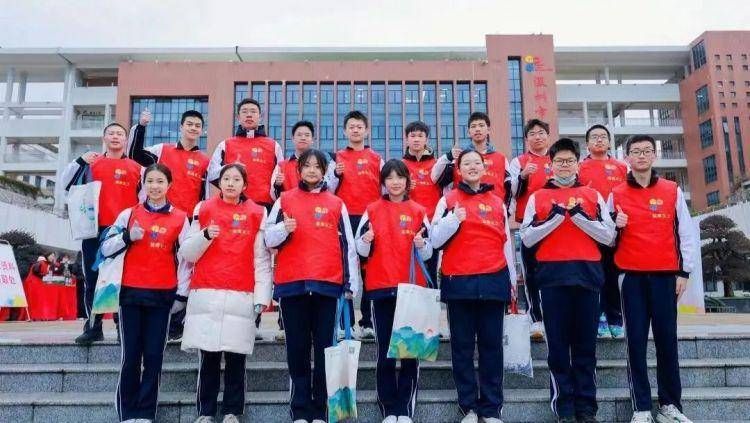 定格同学们热烈青春中的珍贵时刻