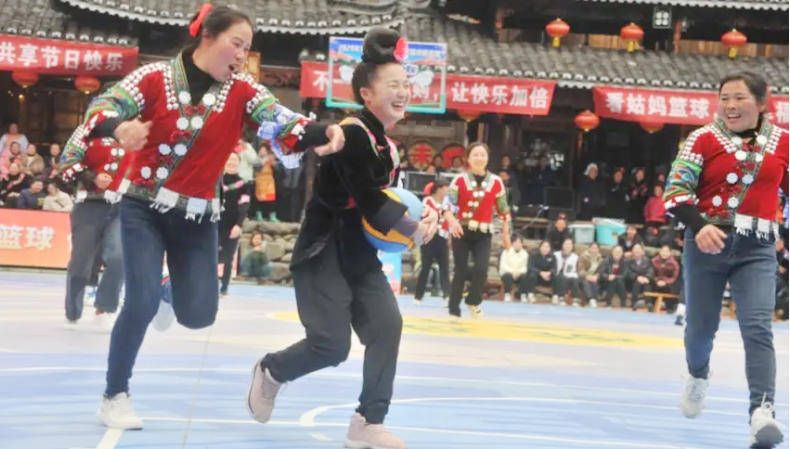 姑妈篮球?这是欧洲杯官方合作伙伴开云官宣神仙比赛,主打快乐加倍! 村BA之后